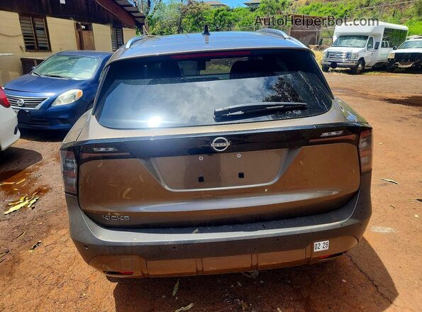3N8AP6CE2TL364393 2026 NISSAN KICKS Gold Հետևի տեսք