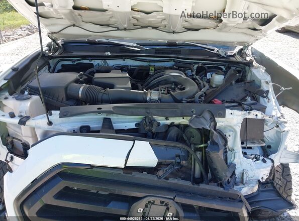3TMCZ5AN6PM546531 2023 TOYOTA TACOMA White Հետևի տեսք