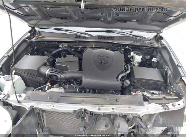 3TMCZ5ANXPM583775 2023 TOYOTA TACOMA Silver Вид ззаду