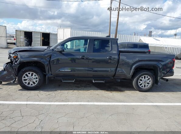 3TMKB5FN1SM043006 2025 TOYOTA TACOMA Gray Rear interior view