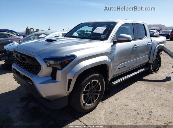 3TMKB5FN7RM009257 2024 TOYOTA TACOMA Серебряный Передняя левая четверть