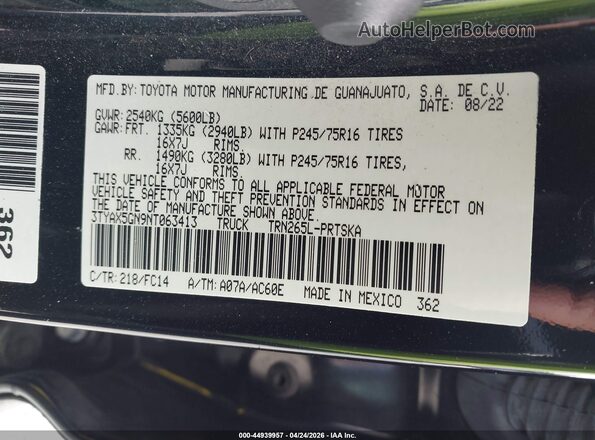 3TYAX5GN9NT063413 2022 TOYOTA TACOMA Black Vista del compartimento del motor