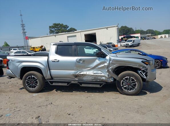 3TYKB5FN5ST030571 2025 TOYOTA TACOMA Silver Rear interior view