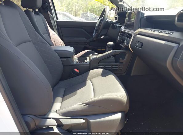 3TYKD5HN4RT009504 2024 TOYOTA TACOMA Black Вид салону спереду