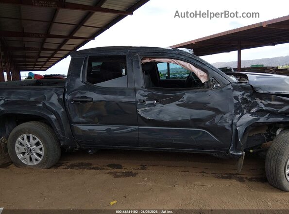 3TYKD5HNXRT009135 2024 TOYOTA TACOMA Gray Widok wnętrza z tyłu