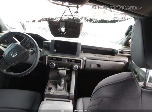 3TYKD5HNXRT009135 2024 TOYOTA TACOMA Gray Widok wnętrza z przodu