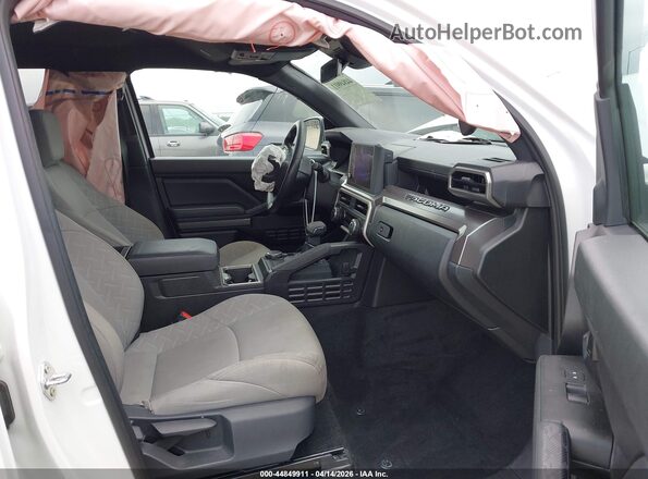 3TYLB5JN3ST071308 2025 TOYOTA TACOMA White Vista interior delantera