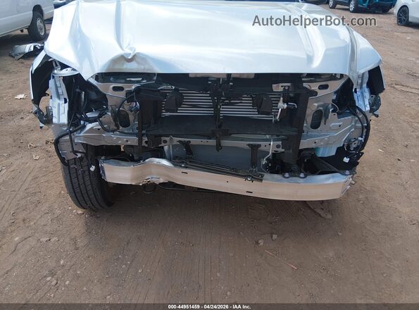 3TYLB5JN5TT112829 2026 TOYOTA TACOMA Silver Widok z przodu