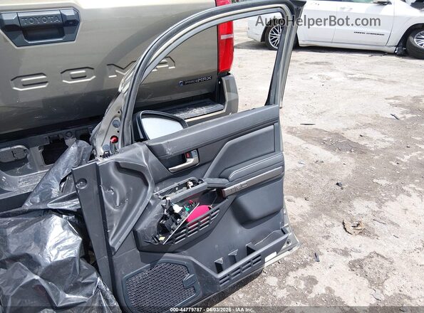 3TYLC5LN8RT010461 2024 TOYOTA TACOMA HYBRID Зеленый Вид панели приборов