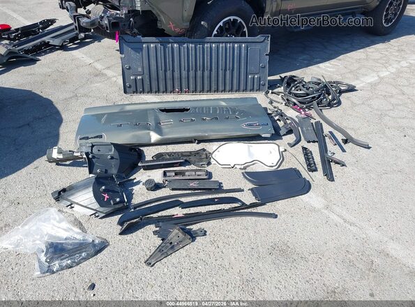3TYLC5LN8ST016797 2025 TOYOTA TACOMA HYBRID Green Widok zestawu wskaźników
