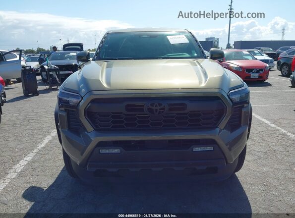 3TYLC5LN8ST016797 2025 TOYOTA TACOMA HYBRID Green Widok wnętrza z tyłu