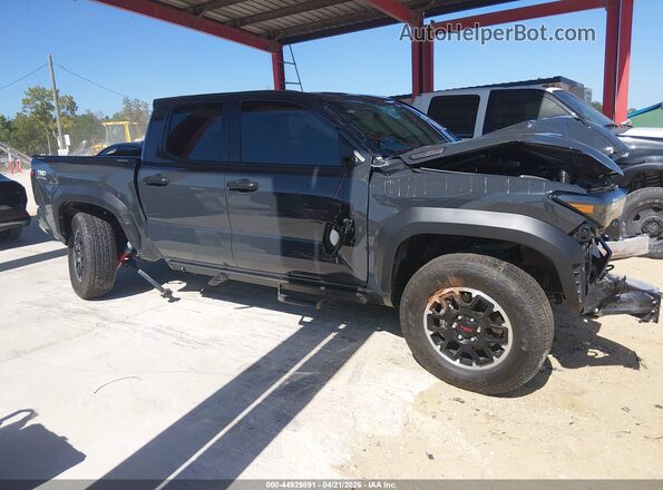 3TYLC5LN8ST040582 2025 TOYOTA TACOMA HYBRID Black Rear interior view