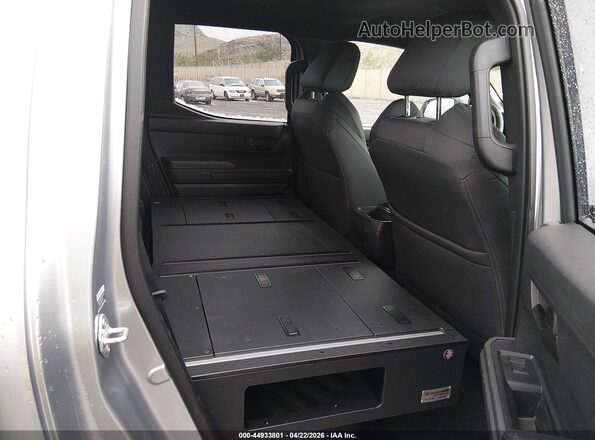 3TYLD5KN1ST016008 2025 TOYOTA TACOMA Silver Vista de la etiqueta del VIN