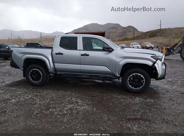 3TYLD5KN1ST016008 2025 TOYOTA TACOMA Silver Vista interior trasera