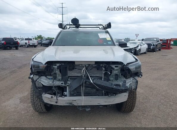 3TYLD5KNXST012295 2025 TOYOTA TACOMA Silver Rear interior view
