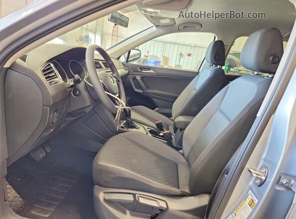 3VV1B7AX4LM163336 2020 VOLKSWAGEN TIGUAN Silver Front interior view