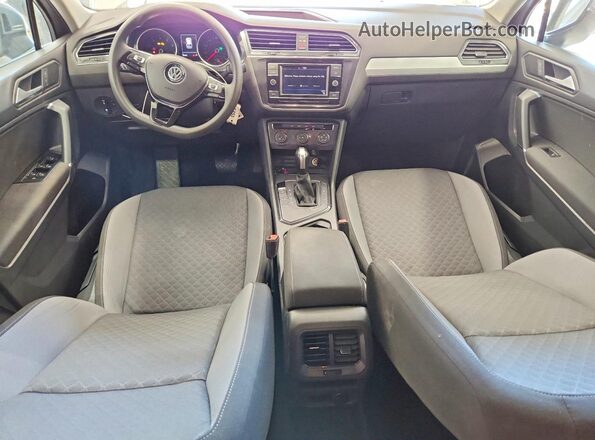 3VV1B7AX4LM163336 2020 VOLKSWAGEN TIGUAN Silver Dashboard view