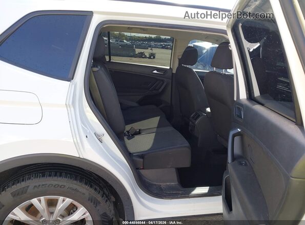 3VV1B7AX7KM049880 2019 VOLKSWAGEN TIGUAN White Vista de la etiqueta del VIN