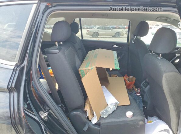 3VV1B7AX9MM019797 2021 VOLKSWAGEN TIGUAN Black Սալոնի հետևի տեսք