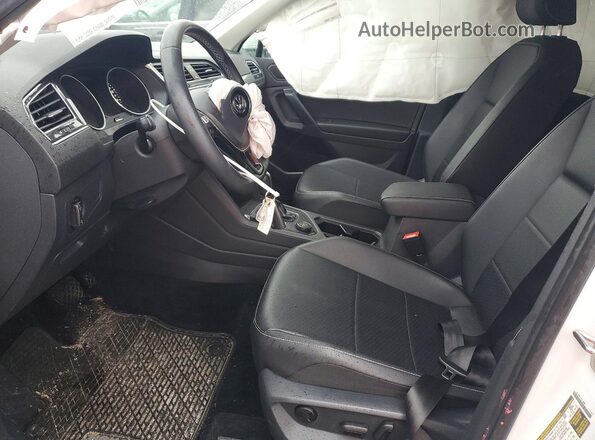 3VV2B7AX1MM065094 2021 VOLKSWAGEN TIGUAN White Սալոնի դիմացի տեսք