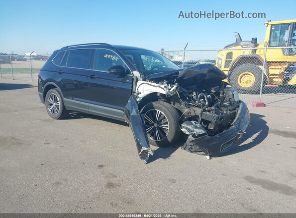 3VV2B7AX3JM037163 2018 VOLKSWAGEN TIGUAN Black 
