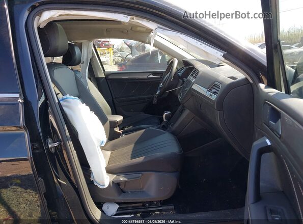 3VV2B7AX3NM038027 2022 VOLKSWAGEN TIGUAN Черный Вид салона спереди