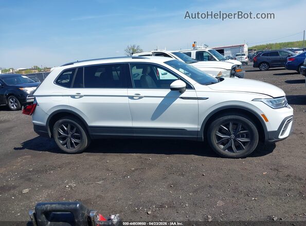 3VV2B7AX3RM068859 2024 VOLKSWAGEN TIGUAN Белый Вид задней части салона