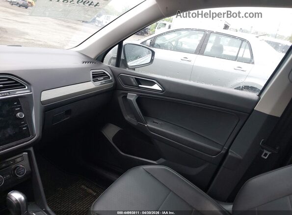 3VV2B7AX4JM067157 2018 VOLKSWAGEN TIGUAN White 