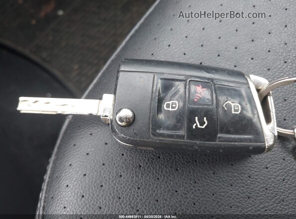 3VV2B7AX4JM067157 2018 VOLKSWAGEN TIGUAN White 