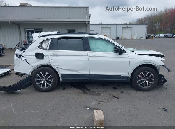 3VV2B7AX4KM196775 2019 VOLKSWAGEN TIGUAN White Rear interior view