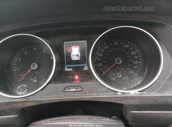 3VV2B7AX5JM028206 2018 VOLKSWAGEN TIGUAN Белый Вид задних сидений
