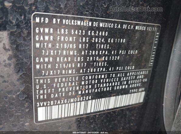 3VV2B7AX6JM088284 2018 VOLKSWAGEN TIGUAN Black Widok komory silnika