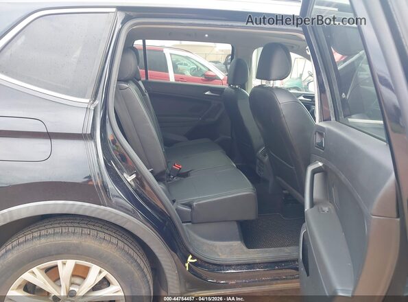 3VV2B7AX6JM088284 2018 VOLKSWAGEN TIGUAN Black Widok naklejki z numerem VIN