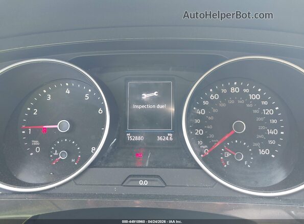 3VV2B7AX7JM198406 2018 VOLKSWAGEN TIGUAN White Widok tylnych siedzeń