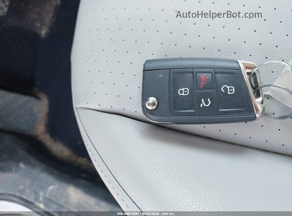 3VV2B7AX7KM045879 2019 VOLKSWAGEN TIGUAN Белый Вид панели приборов