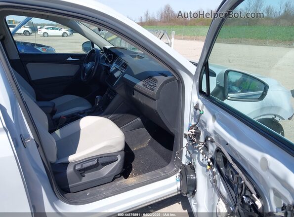 3VV2B7AX7KM045879 2019 VOLKSWAGEN TIGUAN Белый Вид салона спереди