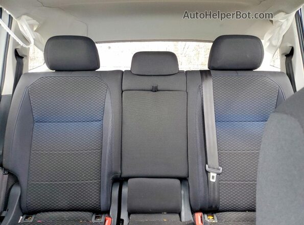 3VV2B7AX8MM157075 2021 VOLKSWAGEN TIGUAN White Rear seats view