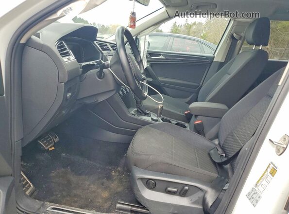 3VV2B7AX8MM157075 2021 VOLKSWAGEN TIGUAN White Front interior view