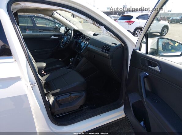 3VV2B7AX9KM185836 2019 VOLKSWAGEN TIGUAN Белый Вид салона спереди