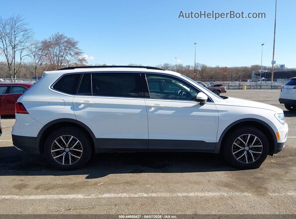 3VV2B7AX9KM185836 2019 VOLKSWAGEN TIGUAN Белый Вид задней части салона