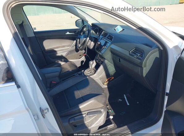 3VV2B7AXXJM037726 2018 VOLKSWAGEN TIGUAN Белый 