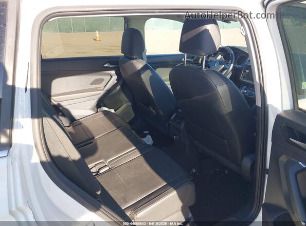 3VV2B7AXXJM037726 2018 VOLKSWAGEN TIGUAN Белый 