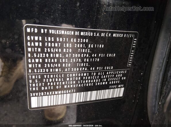 3VV2B7AXXMM066471 2021 VOLKSWAGEN TIGUAN Black Engine compartment view