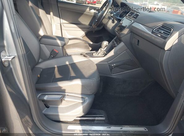 3VV3B7AX0LM146848 2020 VOLKSWAGEN TIGUAN Серый Вид салона спереди