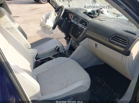 3VV3B7AX0PM091100 2023 VOLKSWAGEN TIGUAN Blue Вид салону спереду