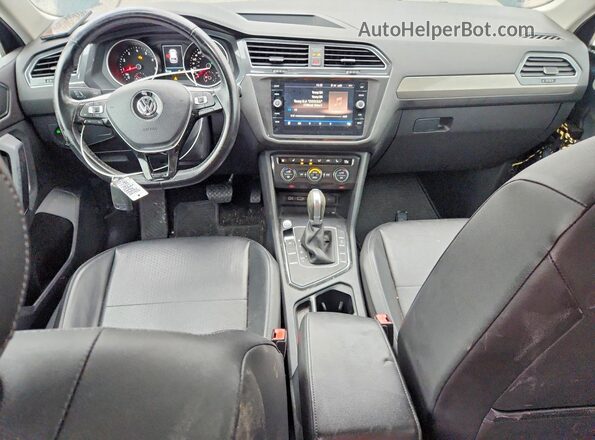 3VV3B7AX1JM007938 2018 VOLKSWAGEN TIGUAN Green Dashboard view