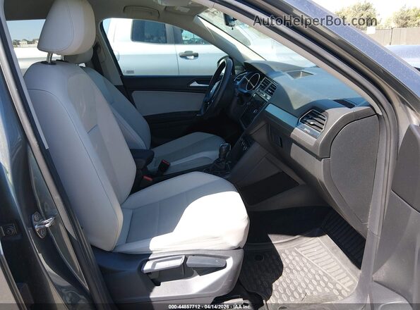 3VV3B7AX1LM036536 2020 VOLKSWAGEN TIGUAN Gray Вид салону спереду