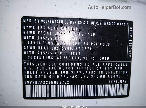 3VV3B7AX2JM039782 2018 VOLKSWAGEN TIGUAN White Widok komory silnika