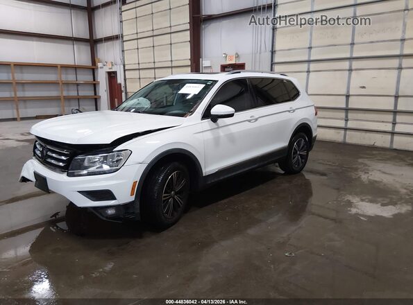 3VV3B7AX2JM039782 2018 VOLKSWAGEN TIGUAN White Widok wnętrza 360 stopni