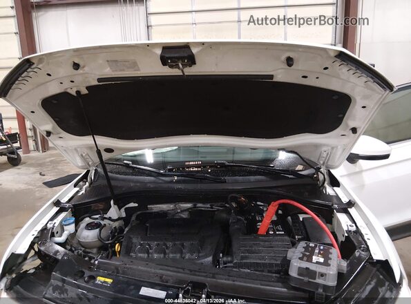3VV3B7AX2JM039782 2018 VOLKSWAGEN TIGUAN White Widok z tyłu